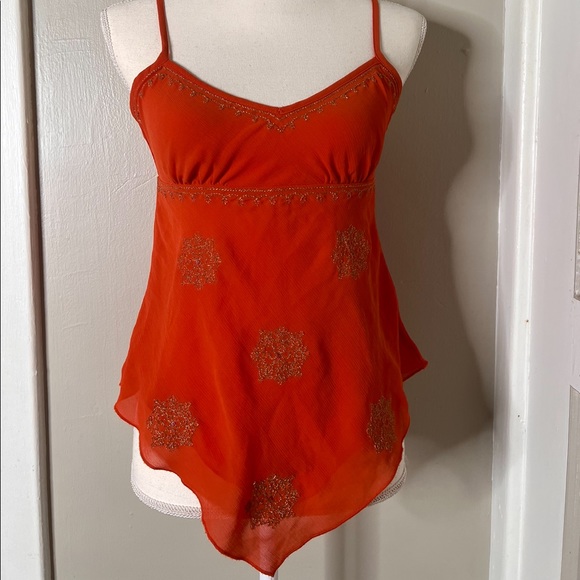 Women’s New York & Company handkerchief blouse - Picture 2 of 3